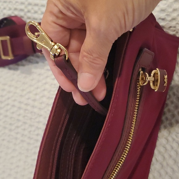 Michael Kors Janie crossbody nylon bag (#22) - Picture 5 of 7